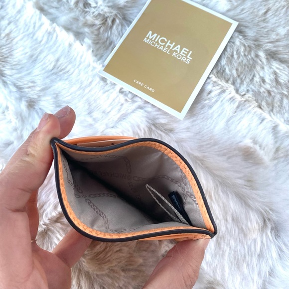 NWT authentic MK genuine leather card wallet - Picture 5 of 5